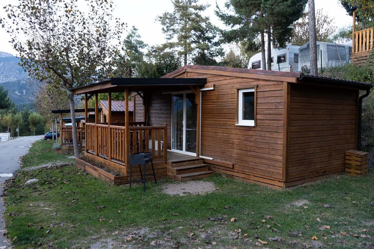 Bungalows Del Camping Pedraforca ซัลเดส ภายนอก รูปภาพ