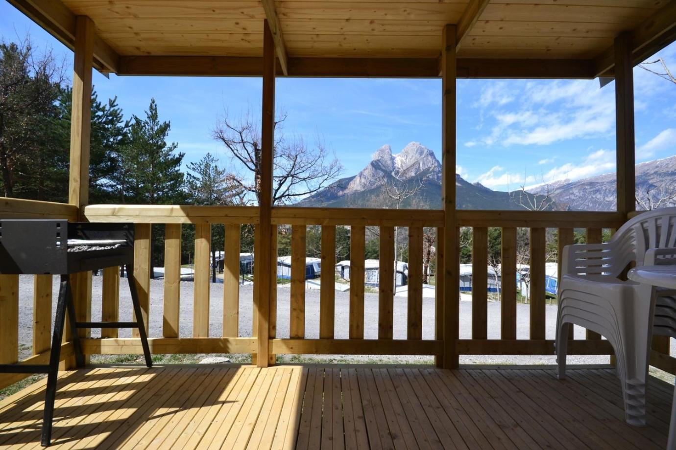 Bungalows Del Camping Pedraforca ซัลเดส ห้อง รูปภาพ